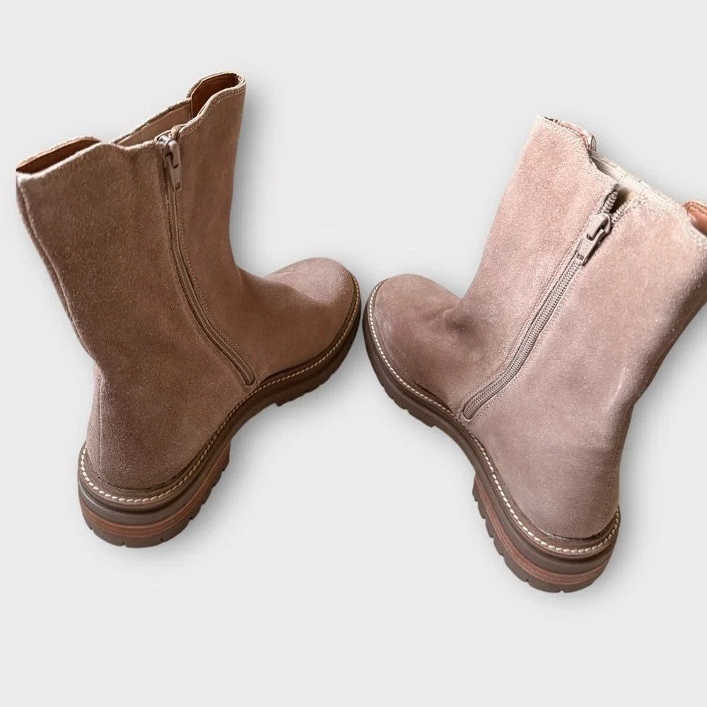 Seychelles “Cover Me Up” Chelsea Boot (Taupe Suede) – Size 7 NWOB